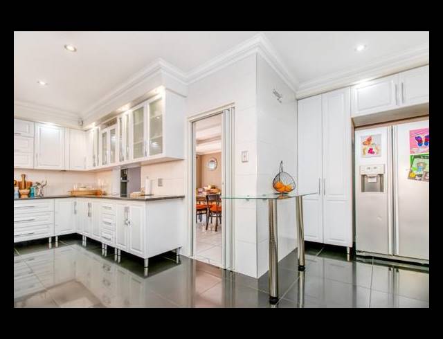 4 BEDROOM HOUSE FOR SALE IN HELDERKRUIN